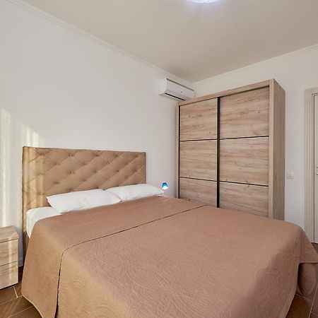 Adria Lux Apartmens 2 สเวติ สเตฟาน ภายนอก รูปภาพ